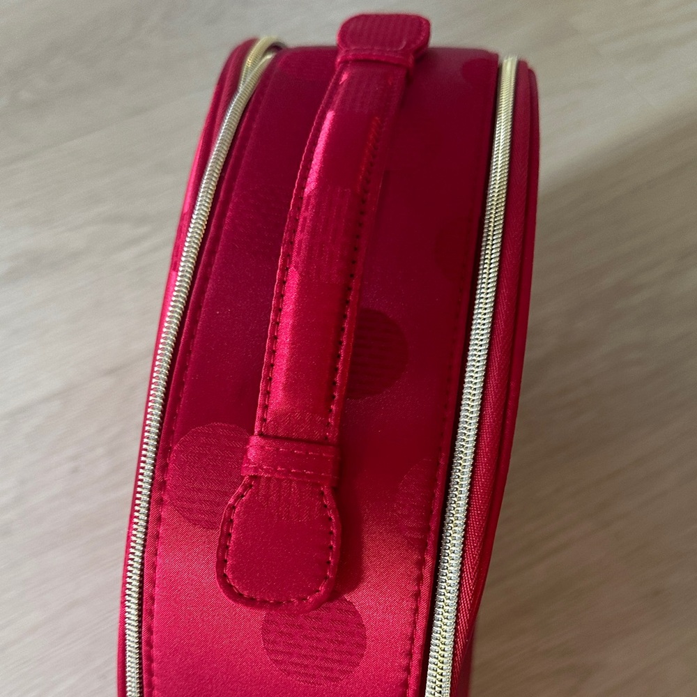 Estee Lauder Vibrant Red makeup bag with Gold Details - Picture 4 of 5